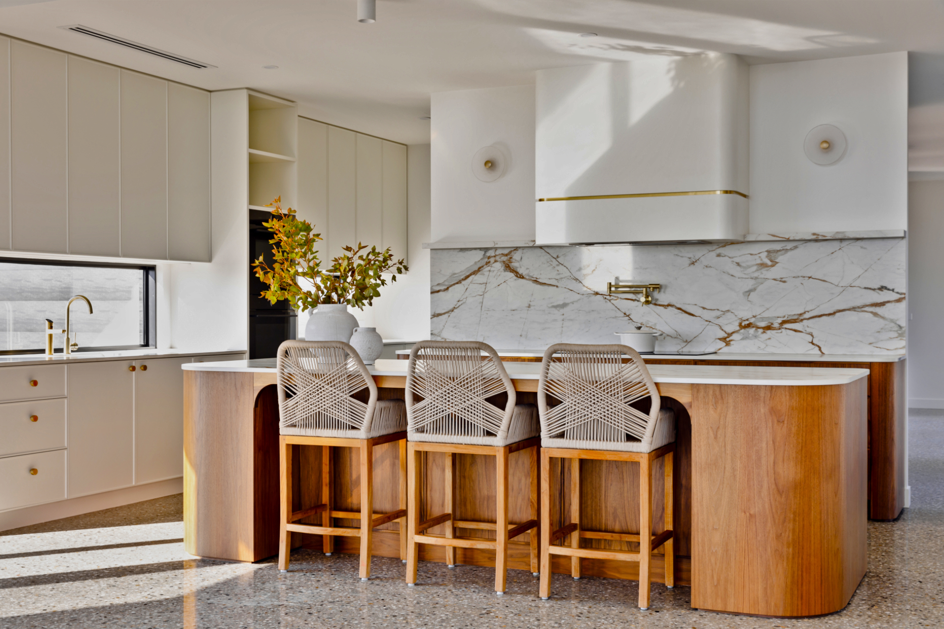 Kitchen-Luxury custom joinery in Albury Wodonga by LA Smith Studio