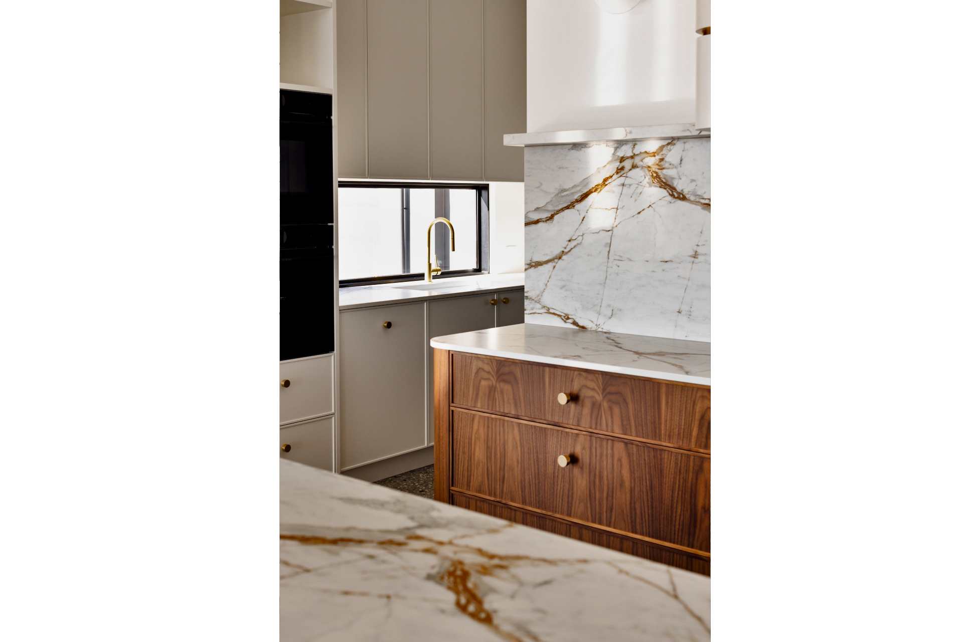 Kitchen-Luxury custom joinery in Albury Wodonga by LA Smith Studio
