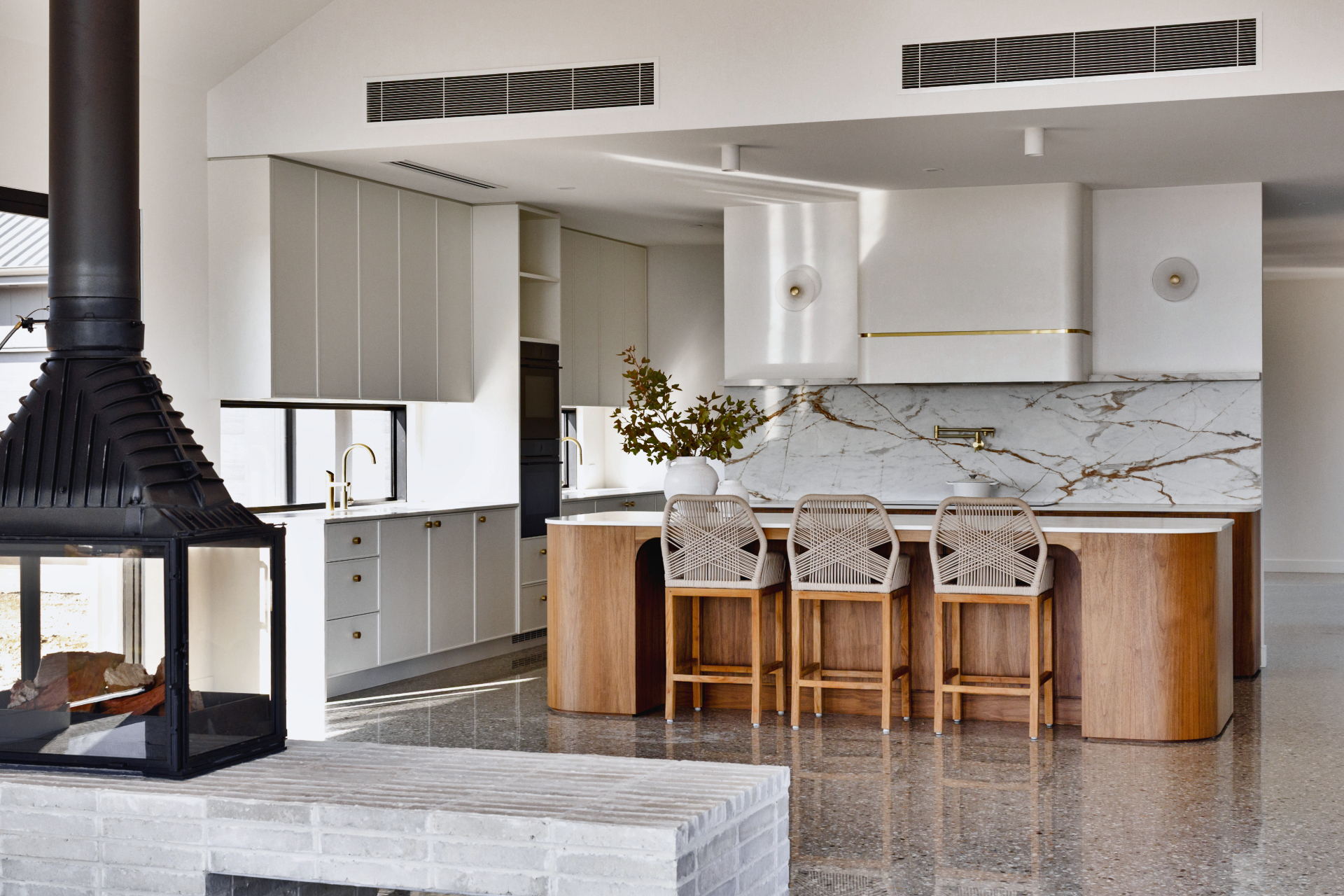 Kitchen-Luxury custom joinery in Albury Wodonga by LA Smith Studio