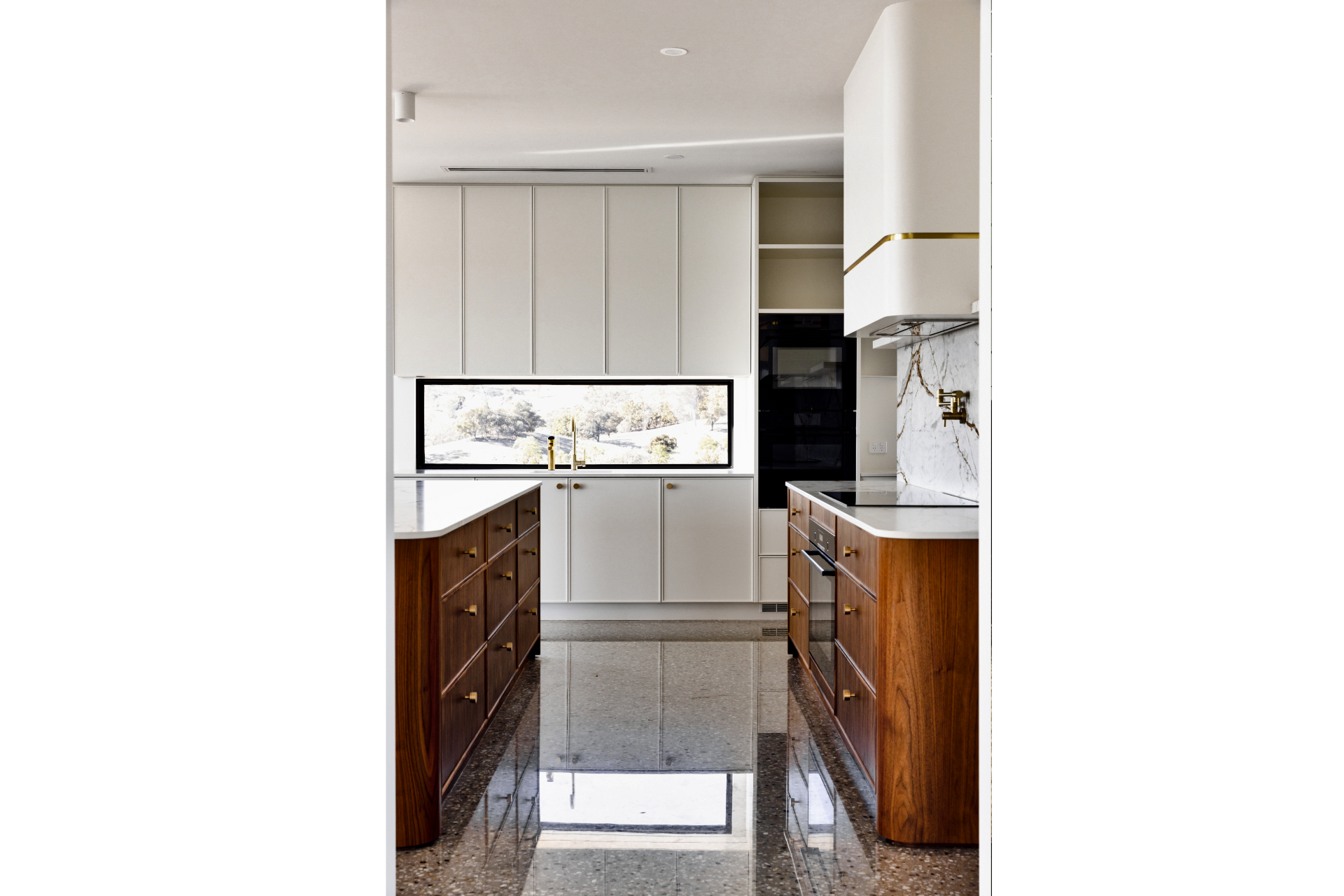 Kitchen-Luxury custom joinery in Albury Wodonga by LA Smith Studio